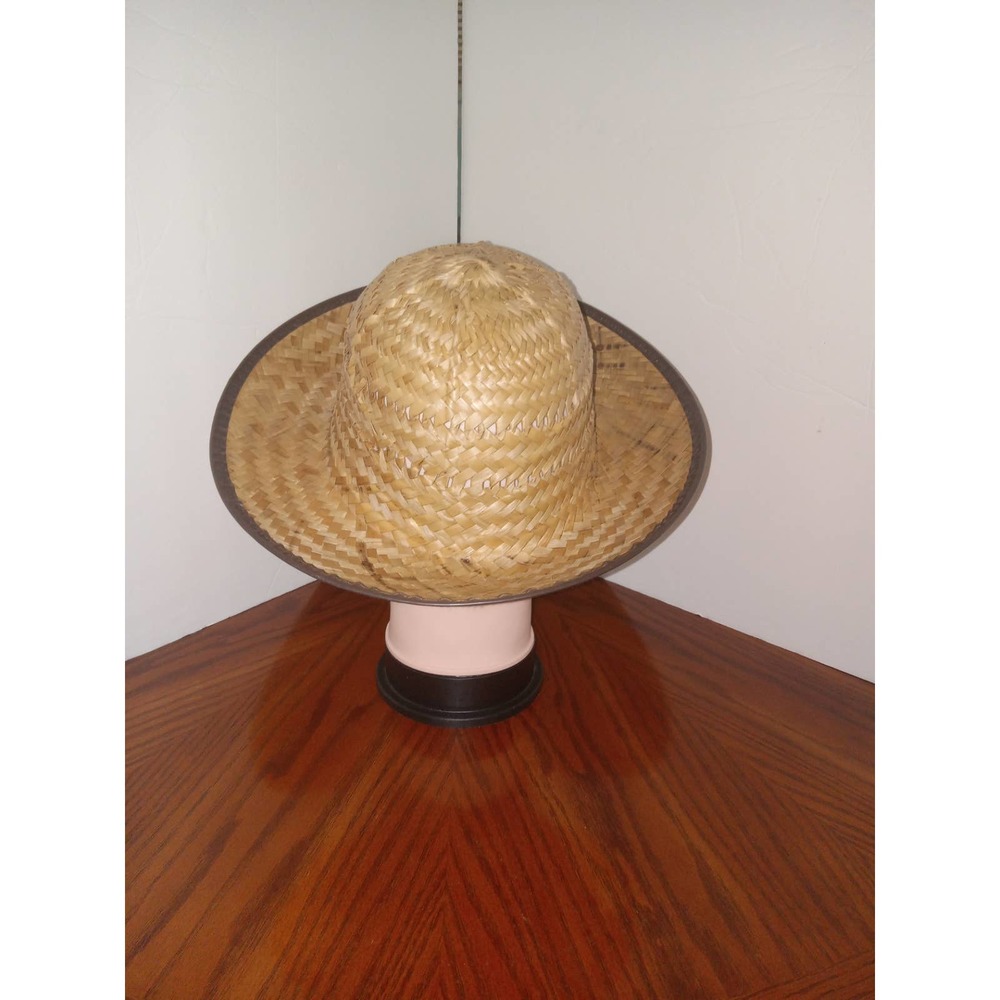 Straw hat. - Picture 3 of 3